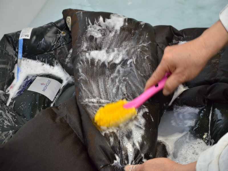 高級ブランドダウンは水洗いがおすすめ