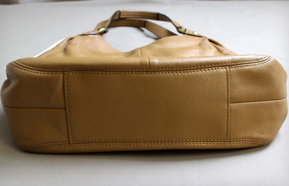 coachバッグ底部分 色替え