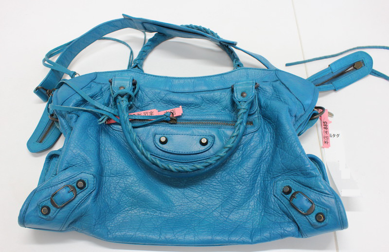 作業前のバレンシアガ レザーバッグ