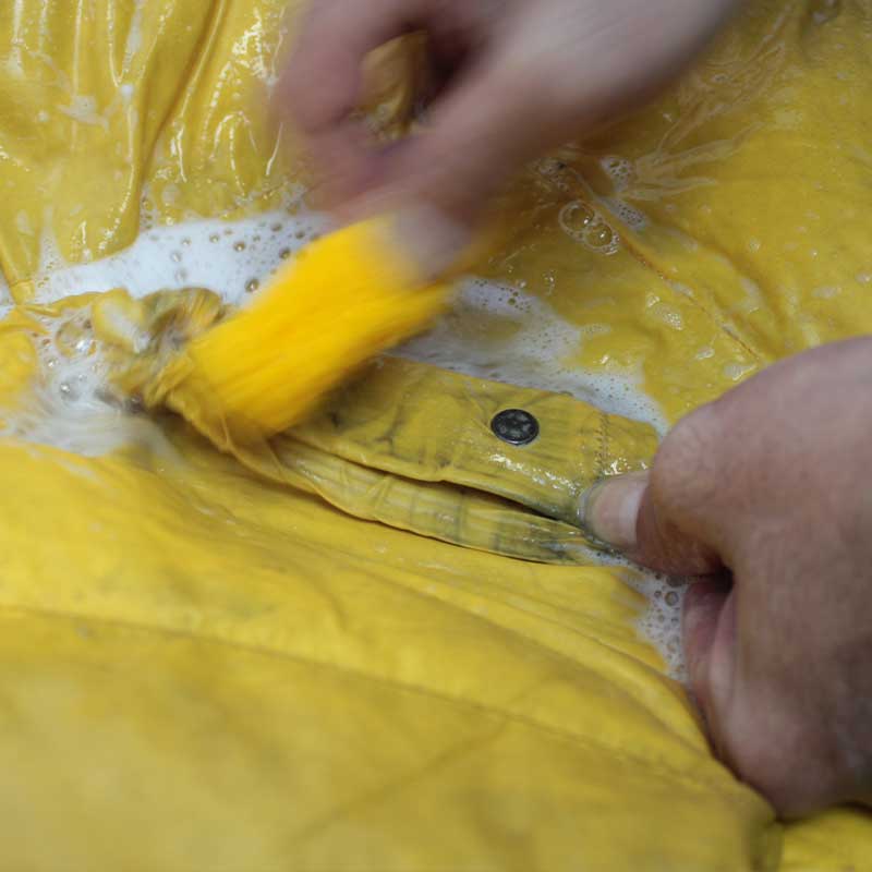 モンクレール 前処理 シミ抜き